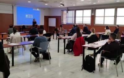 Aforo completo en el curso de gestión de aduanas en Almería