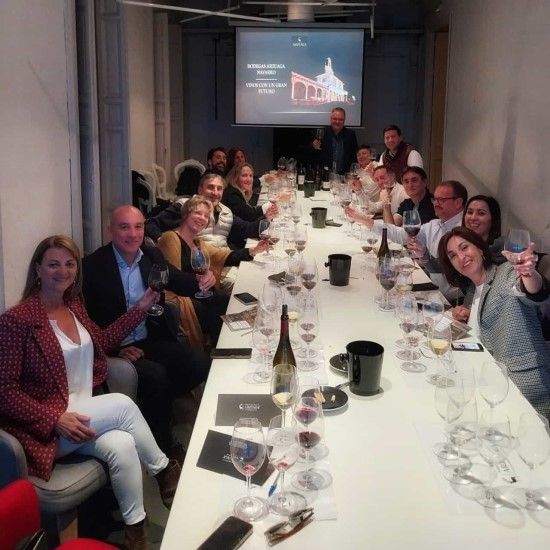 Exclusivo III Curso de cata de vinos de Arzuaga para la Comunidad TuComex - Brindis