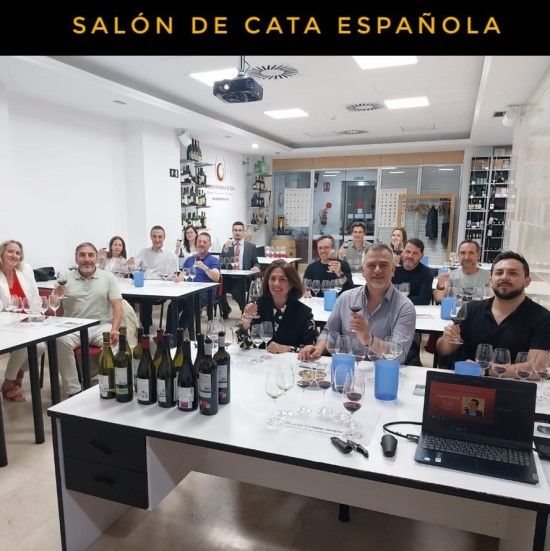 Catamos vinos premium españoles en una master class de la Comunidad TuComex - Cata