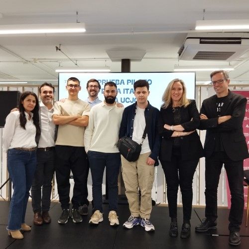 Prueba piloto de la nueva App de TuComex en la UCJC - Con el equipo de la UCJC