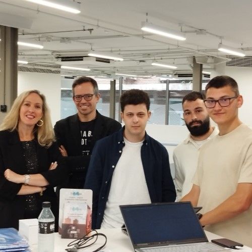 Prueba piloto de la nueva App de TuComex en la UCJC - Equipo TuComex