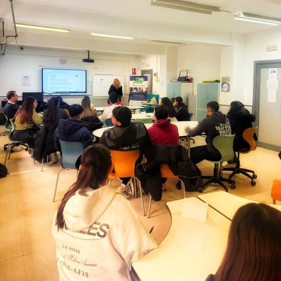 Jornada de Emprendimiento y Digitalización en Mota del Cuervo - Exponiendo
