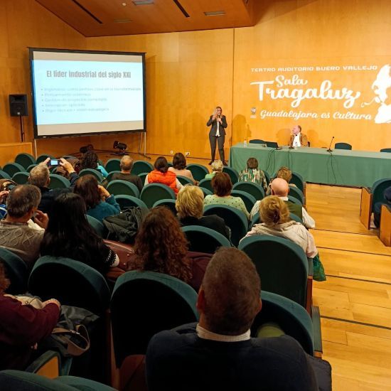 Liderazgo estratégico para un mundo en transformación - Asistentes