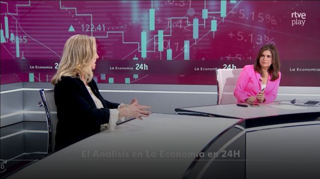 TuComex en directo en el plató de Economía del Canal 24 horas en RTVE - Cristina argumentando