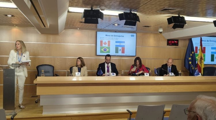 III Salón del Profesional Internacional España 2030 en la UE y la competitividad europea - Mesa de embajadas